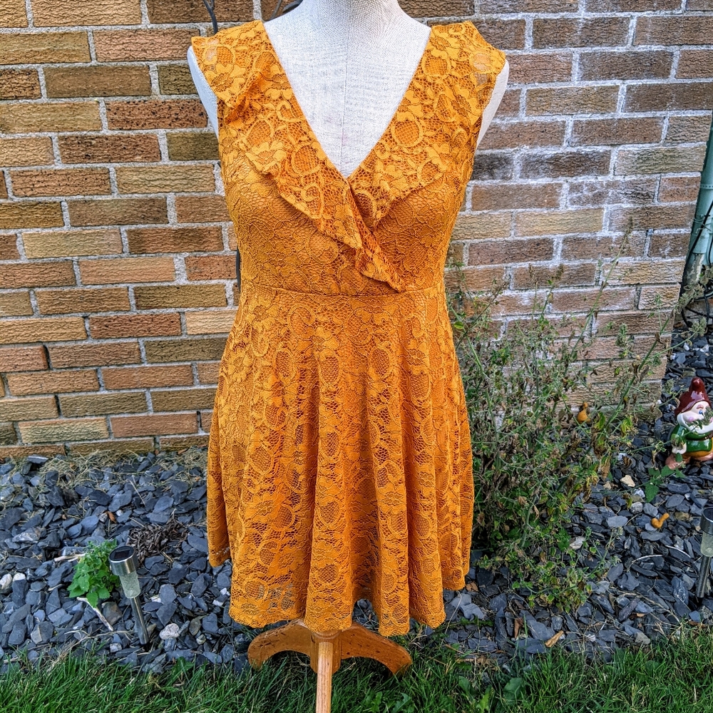 Forever 21 Marigold Lace Dress Sz S Homecoming